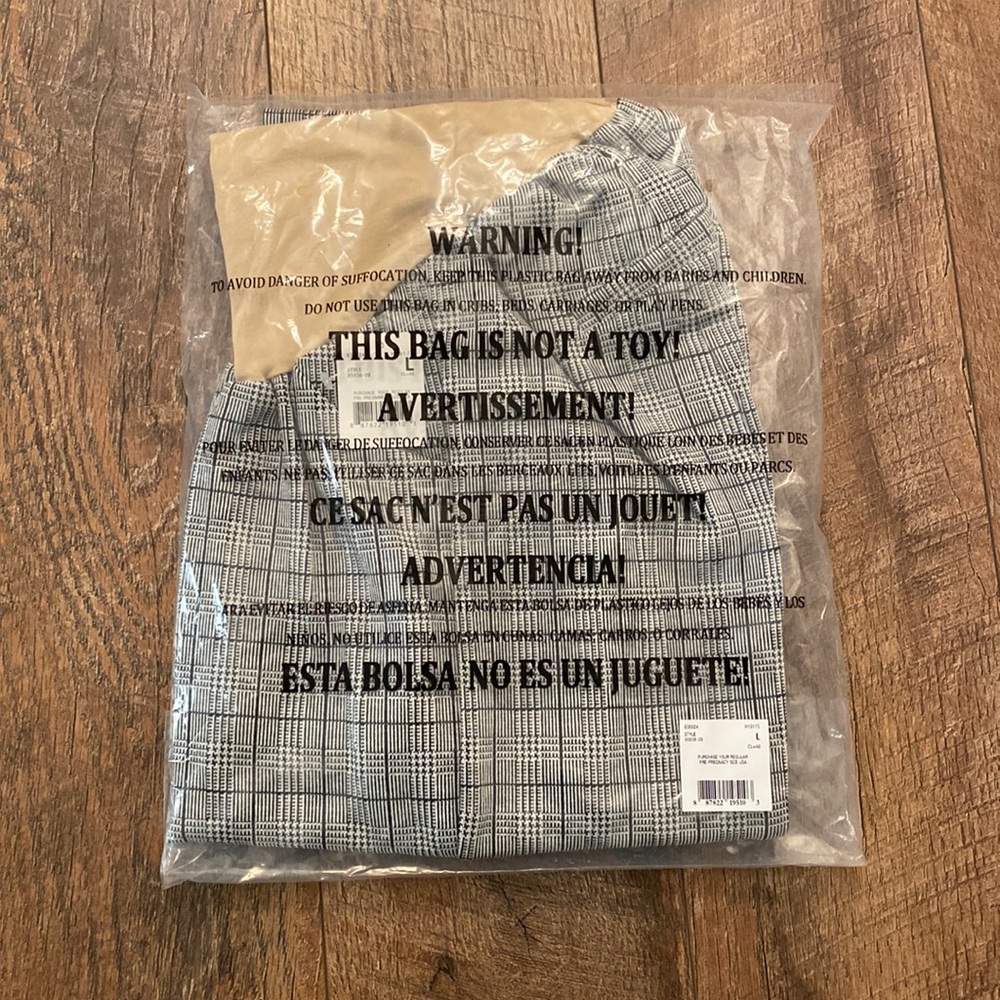 Motherhood Maternity dress pants-NWT